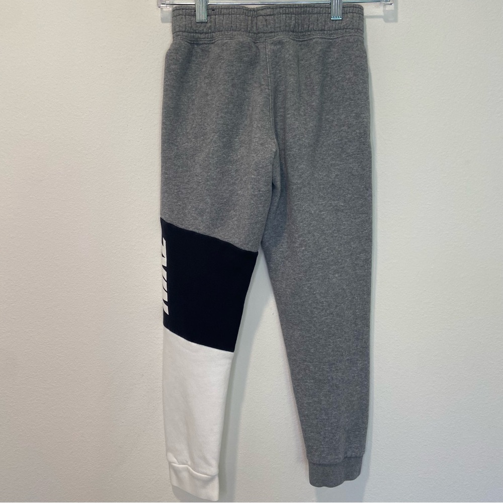 Nike boy's Gray and Black Joggers Size S - Picture 7 of 7